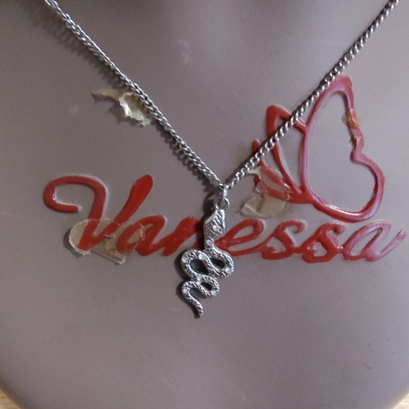 Necklace - Picture 1 of 3